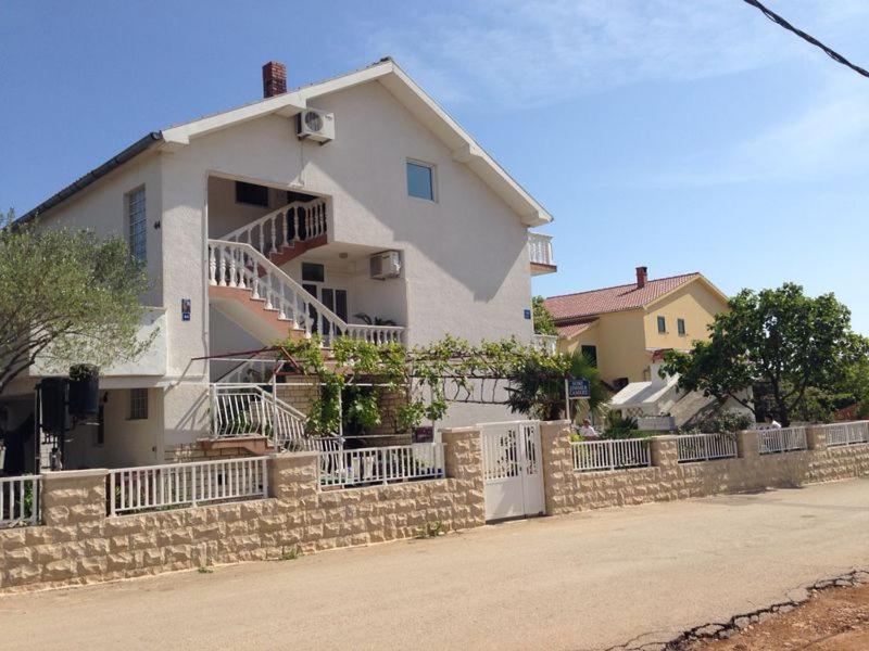 Apartmani Slavica Біоград-на-Мору Екстер'єр фото