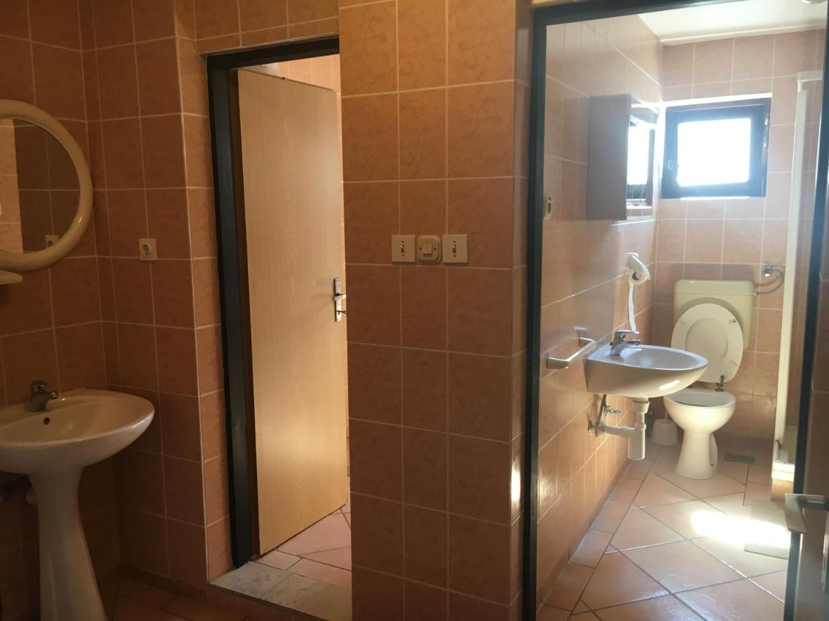 Apartmani Slavica Біоград-на-Мору Екстер'єр фото