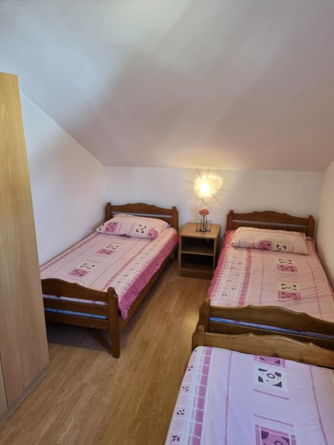 Apartmani Slavica Біоград-на-Мору Екстер'єр фото